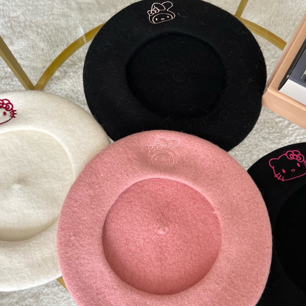 MULTIPLE COLORS AVAILABLE 😍HELLO KITTY OR MY MELODY WOOL BERET - Picture 8 of 8